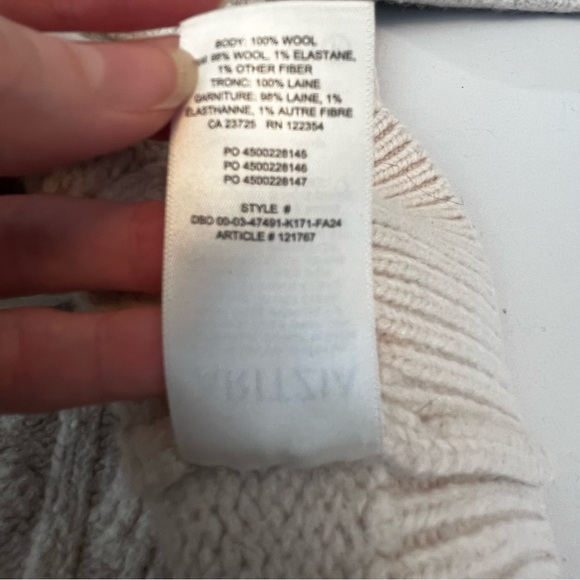 Aritzia Cream Untethered Heavy Wool Cable Knit Cardigan Size 1 Large - Picture 9 of 9